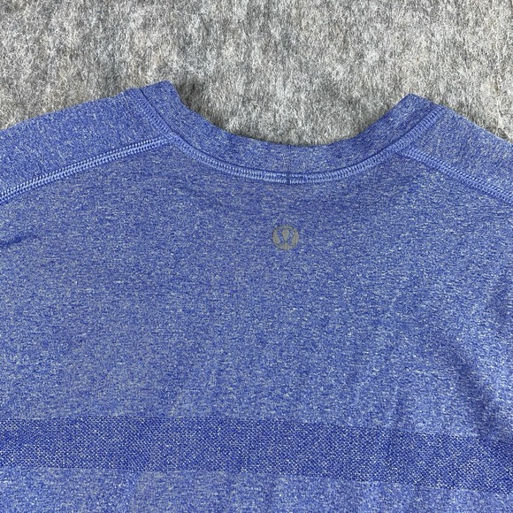 Lululemon Metal Vent Tech T-Shirt Men's Small Blue Stretch Gym Train Striped - Picture 10 of 10